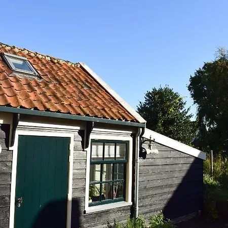 Studio 0222 Guest house